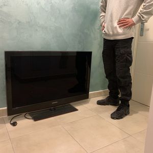 Téléviseur écran plat 