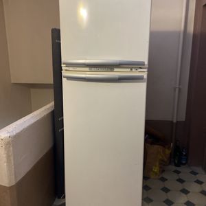 Réfrigérateur à réparer 