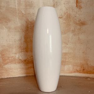 Donne vase blanc 