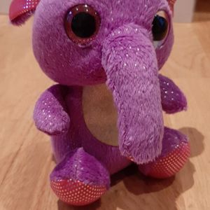 Petite peluche éléphant violet