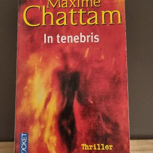Livre "in tenebris" de Maxime Chattam