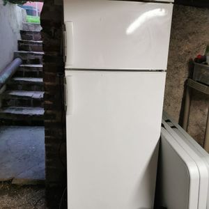 Combiné refrigerateur congelateur 1m40