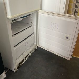 Vieux Réfrigérateur congel en bon état de marche