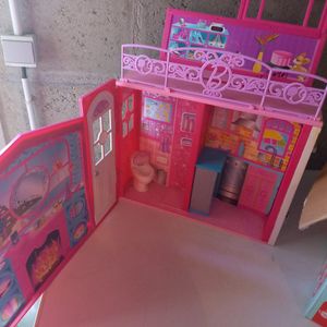 Maison barbie transportable 