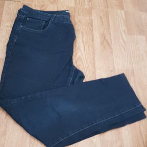 Pantalon femme T 46 en jean 