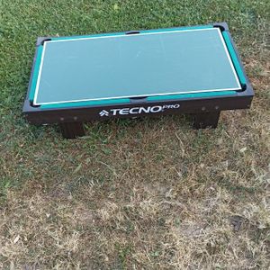 Petite table de ping-pong ou de billard