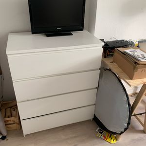 Commode IKEA Blanche