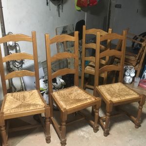 Donne 6 chaises en bois 
