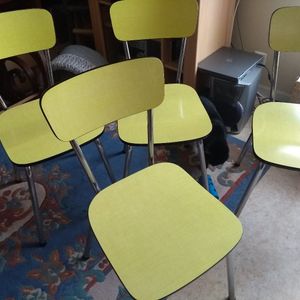 Quatre chaises 
