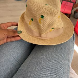 Donne chapeau