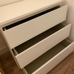 Meuble IKEA blanc 
