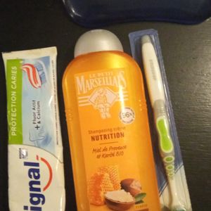 Brosse à dents,Dentifrice, shampooing 