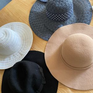 Lot de 4 chapeaux