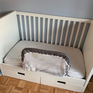 Lit bébé IKEA évolutif 