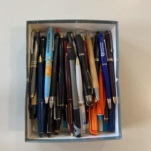 Don lot de stylos 