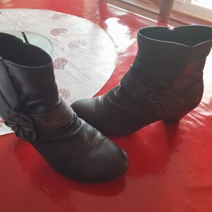 .bottines grises taille 40