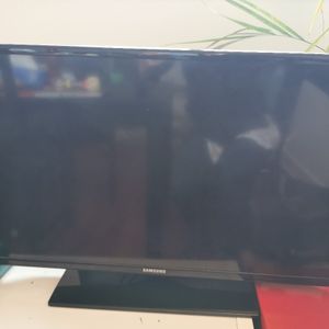 Télé Samsung 82cm