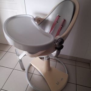 Chaise haute bébé