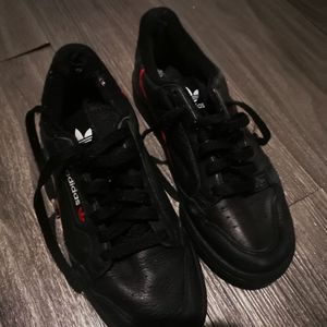 Basket adidas noir 38