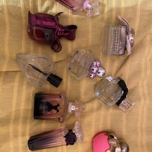 Flacons de parfum vides 