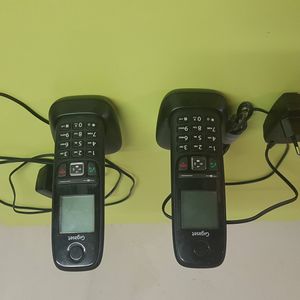 2 téléphones sur base