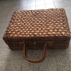 Petite valise en osier « volé » par « Aimée B »