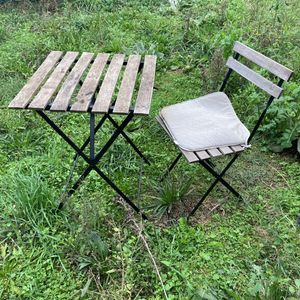 Table de jardin Ikea + 2 chaises 