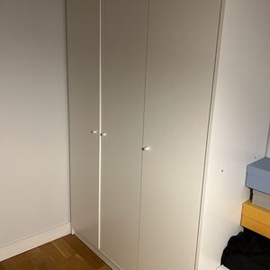 Armoire 3 portes IKEA KLEPPSTAD