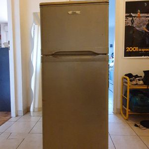Réfrigérateur avec freezer 