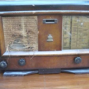 appareil de radio ancien