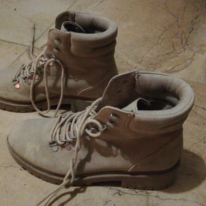 Chaussure montante taille 40