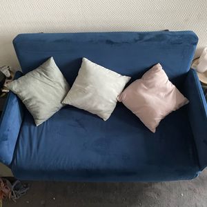 Canapé lit bleu velour + matelas mémoire de formes