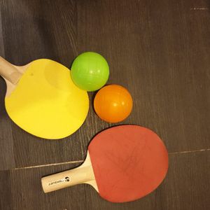 Lot raquettes tennis de table et 2 boules