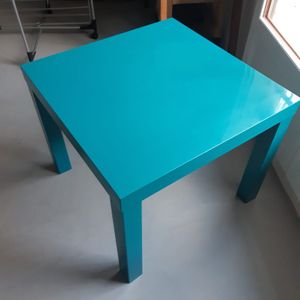 Table basse IKEA bleue