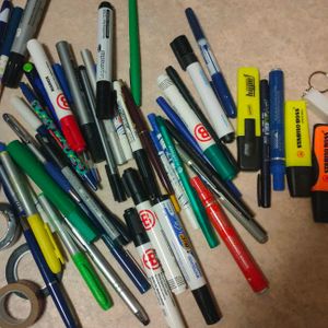 Lot de stylos, feutres