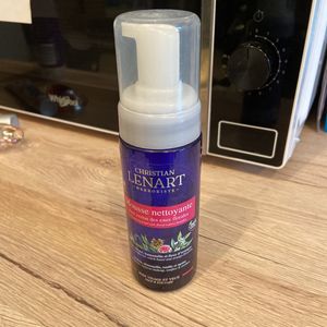 Mousse nettoyante visage 