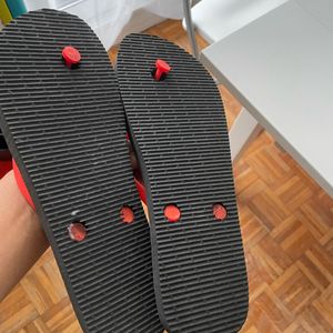 Tongs roses et noires 38