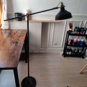 Lampe sur pied noir 