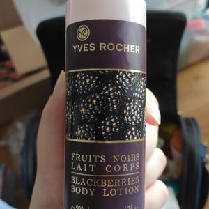 Lait corps fruits noirs