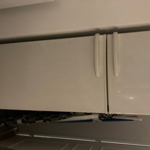 Donne réfrigérateur congélateur en état de marche 