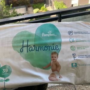 Couches Pampers harmonie taille 2