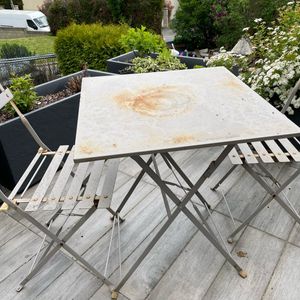 Table de jardin en fer