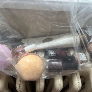 Vernis, bombes de bain et gel douche