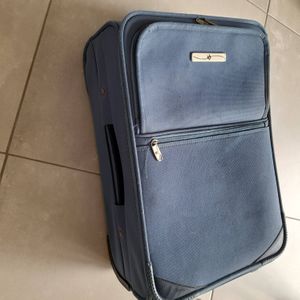 Valise à roulettes 