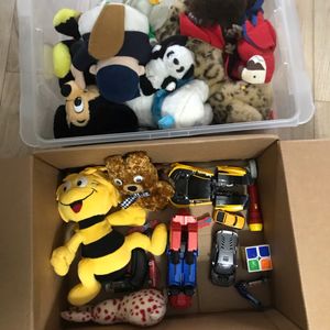 Lot peluches et jouets