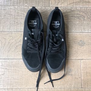 Chaussures DC sport noires daim et toile