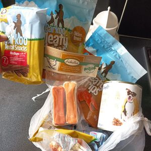 Friandises et pâtée chien