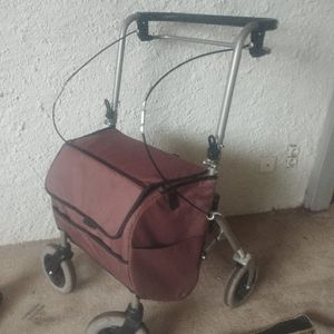 fauteuil roulant pour personnes malades