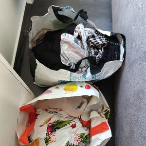 DEJA DONNÉ 2 sacs de vêtements 38/M