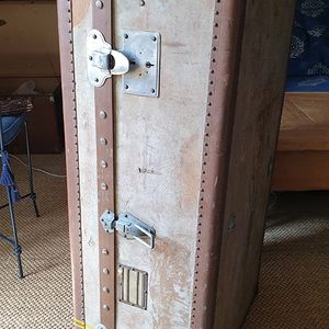 Grand valise ancienne